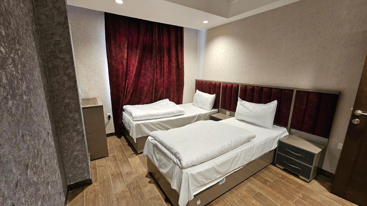 تور کربلا از تهران، هوایی، هتل برج النقاش  و برج الیاقوت