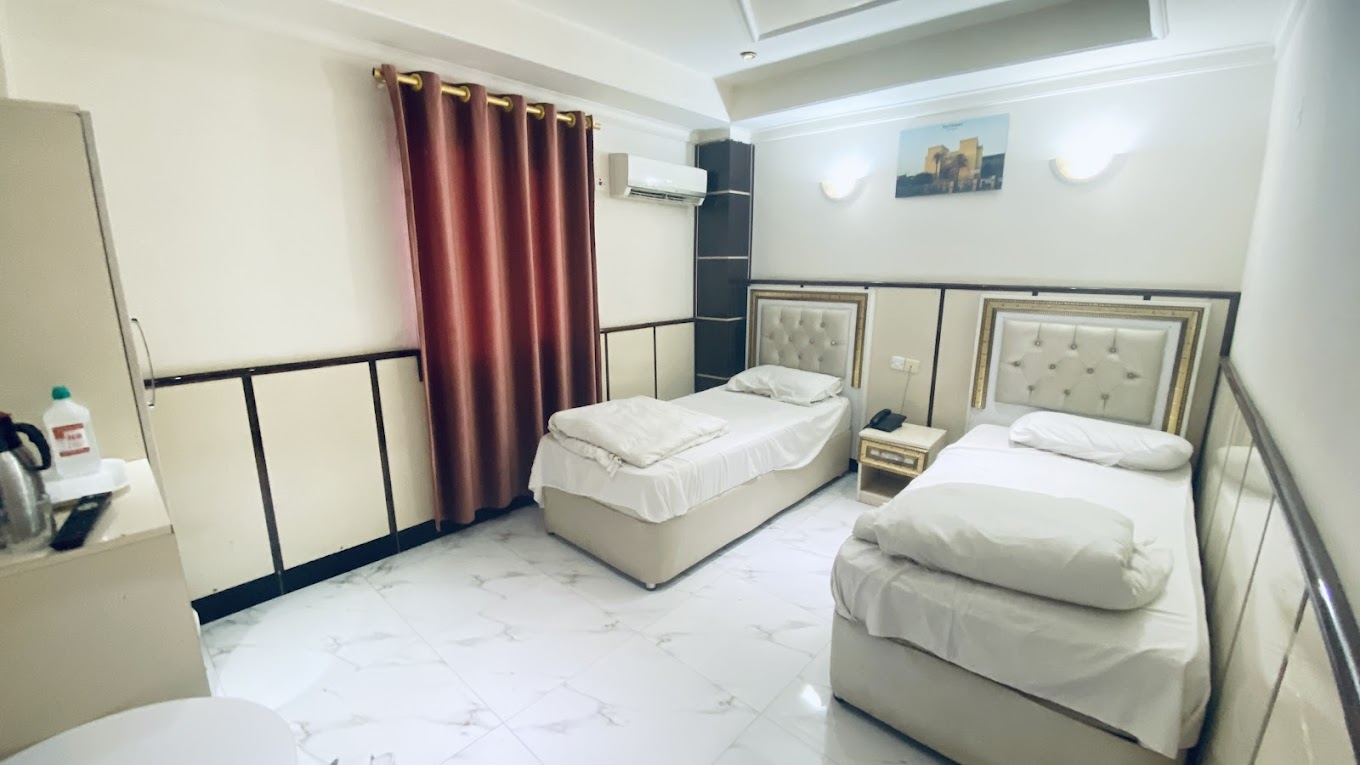 اتاق هتل ام القری