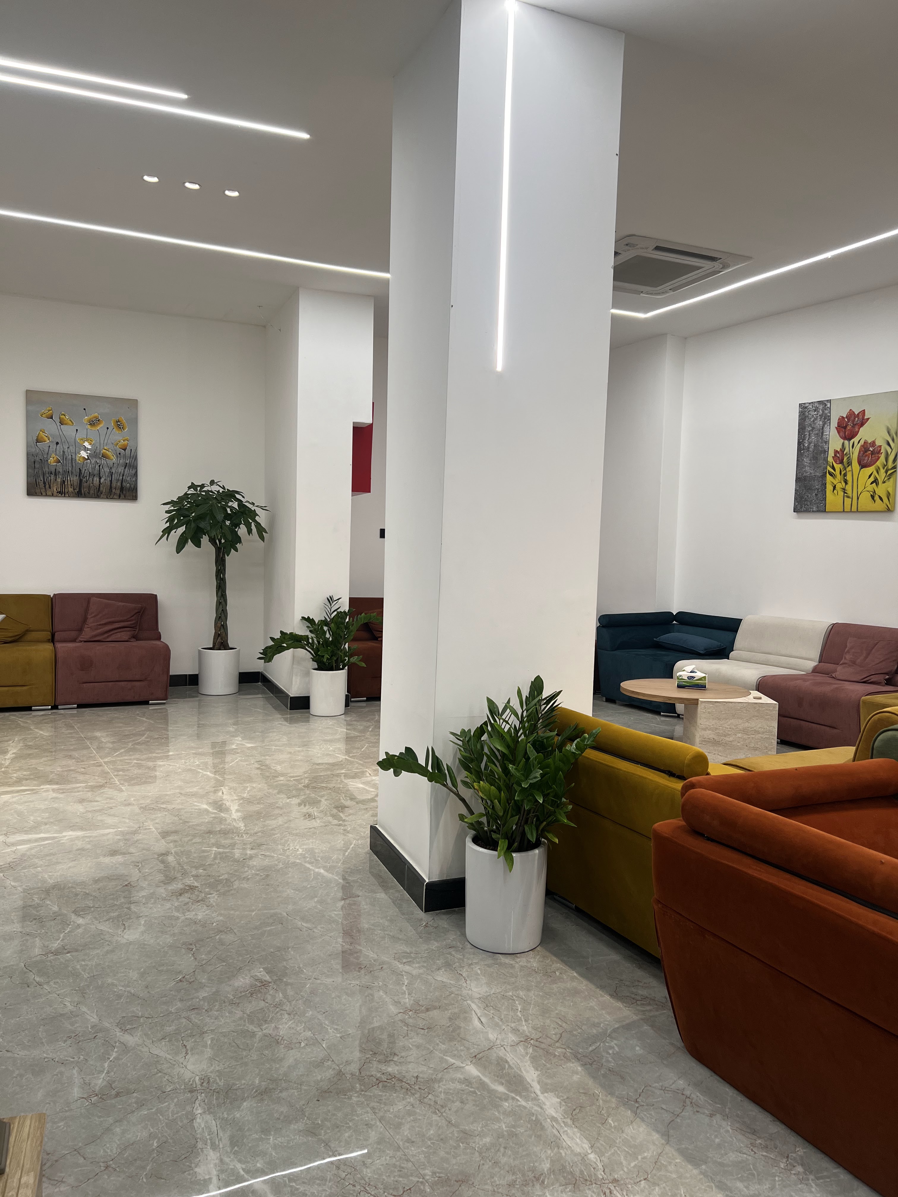 لابی هتل ملک