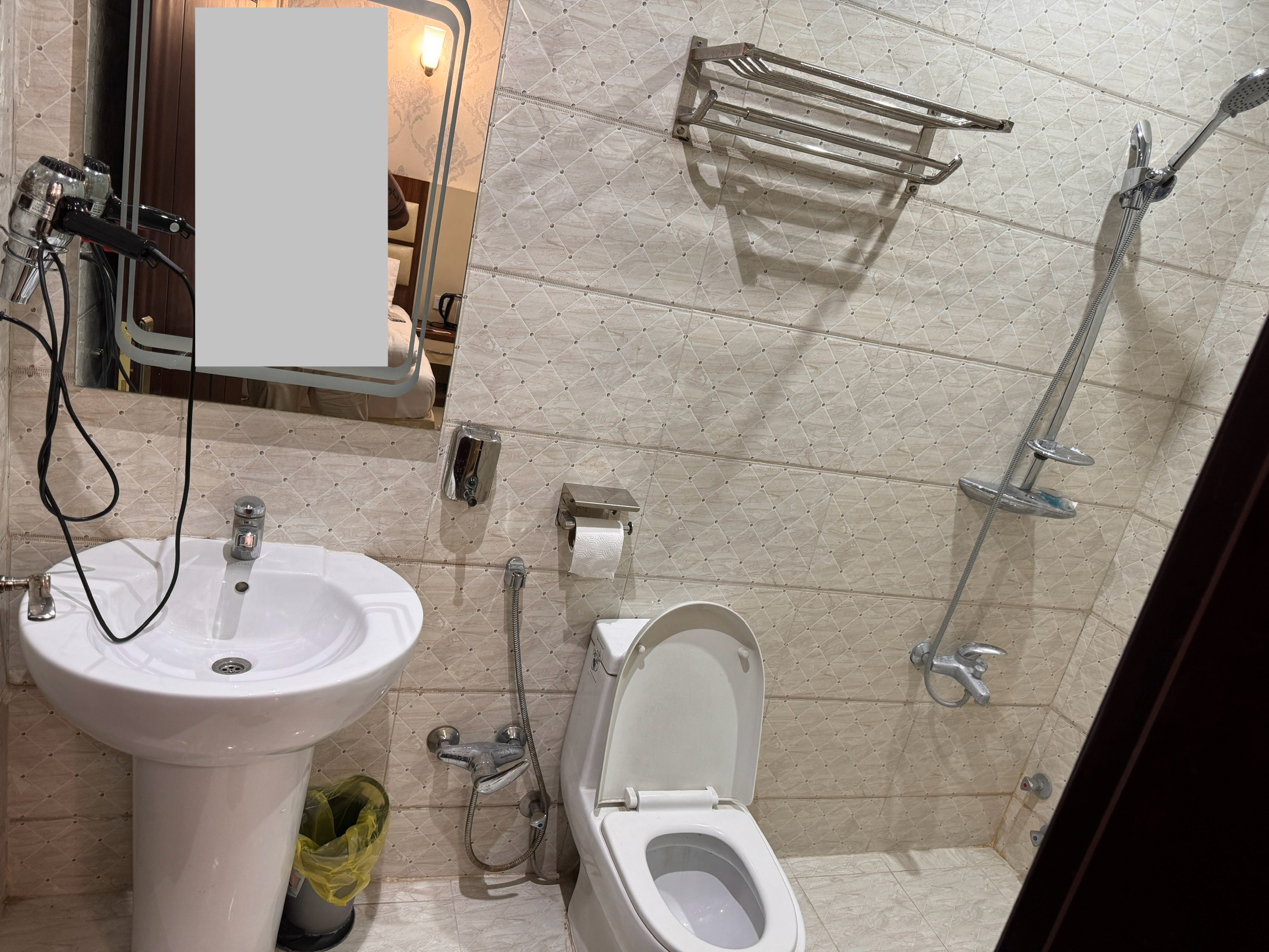 سرویس بهداشتی هتل کمیل