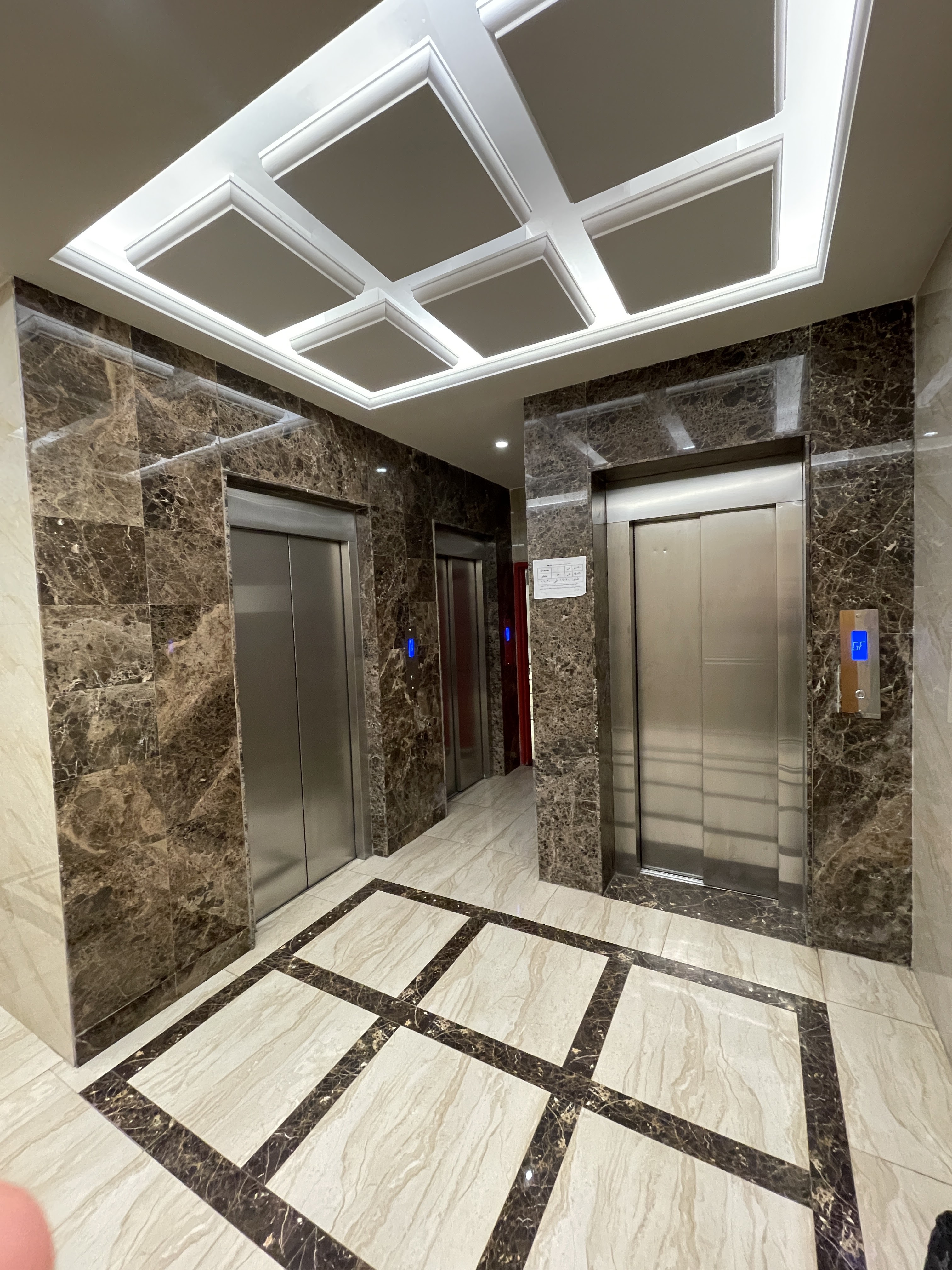 آسانسور هتل جابر