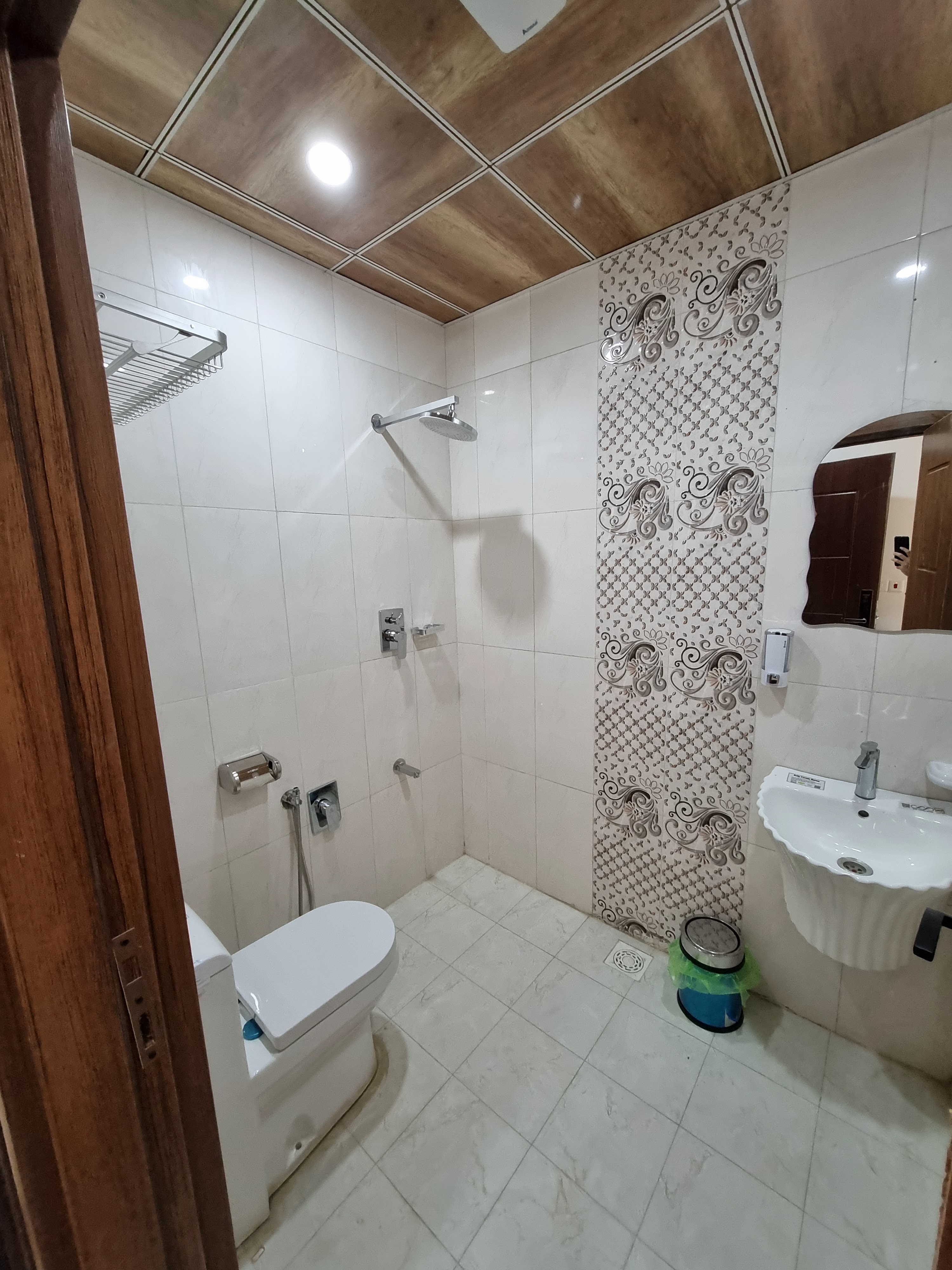 سرویس بهداشتی هتل برج النقاش