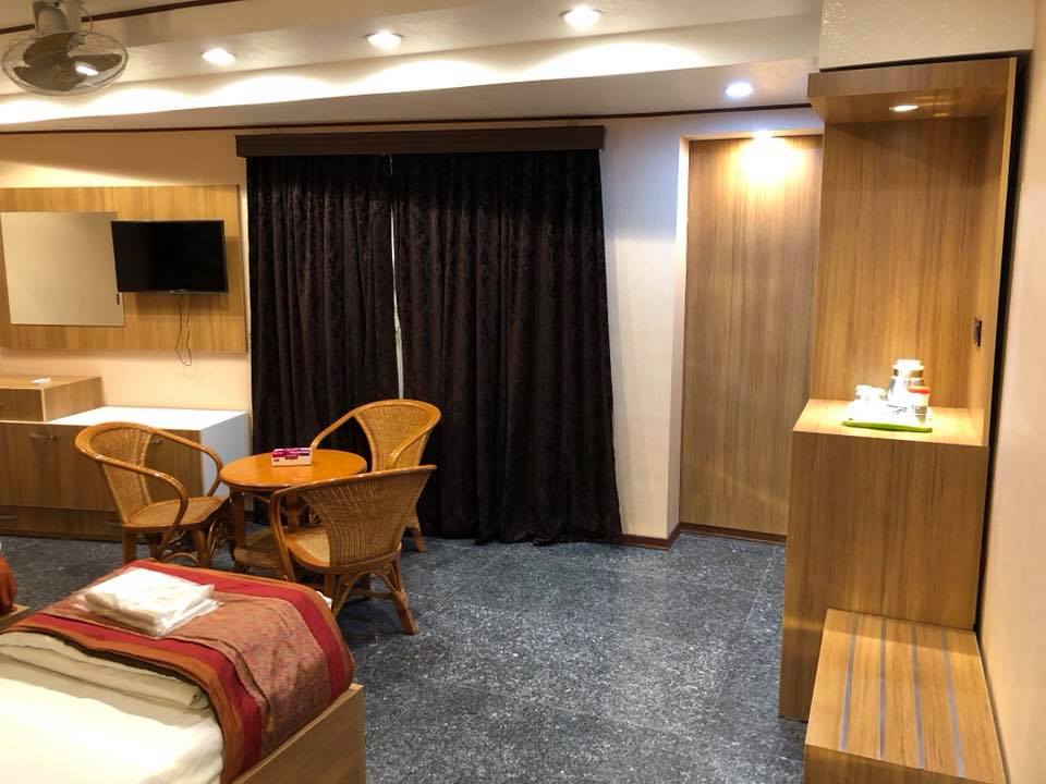 اتاق هتل صفار