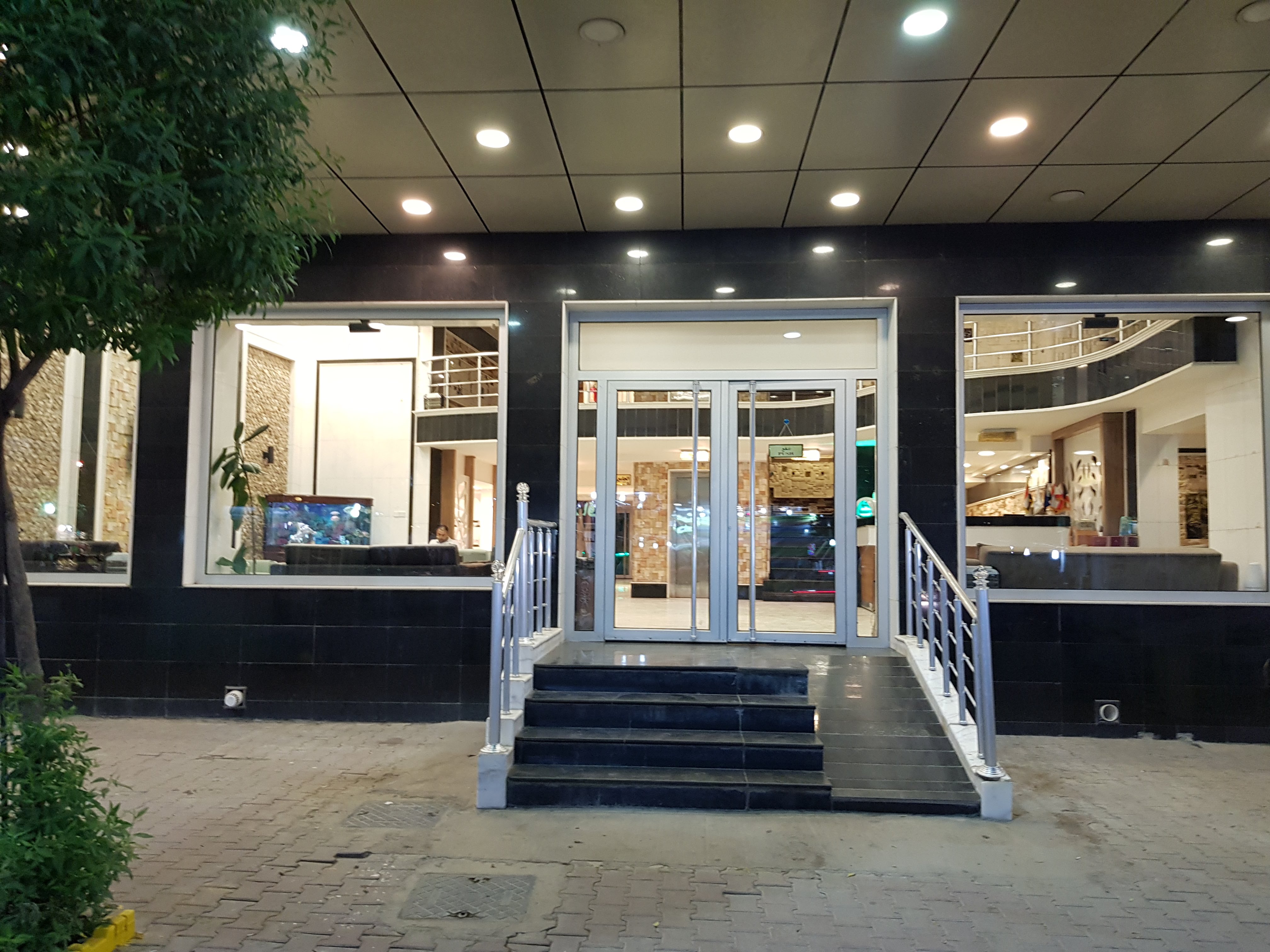 نمای هتل ضیوف ام البنین